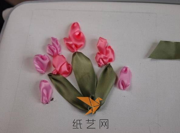 三个花茎都绣好了